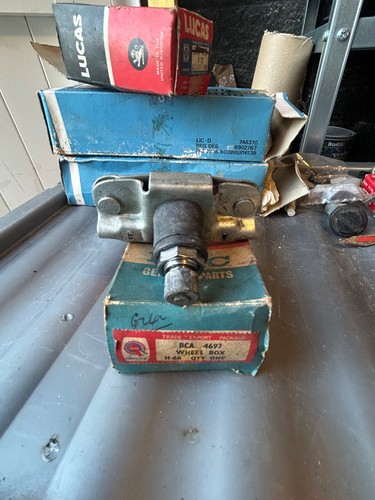 Nos bmc lucas - wiper, wheel