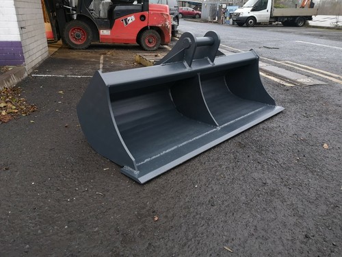 Ton 6ft excavator - 13,