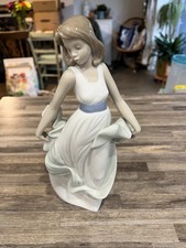 Nao By Lladro #1343 Porcelain