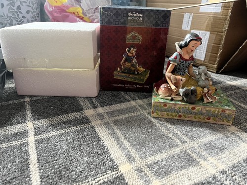 Disney showcase collection - disney,