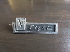 CHRYSLER VALIANT V Eight badge