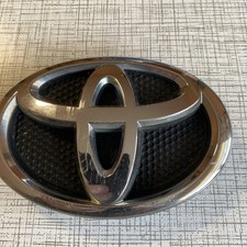 USED GENUINE TOYOTA AVENSIS