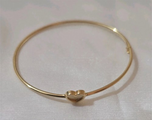 Solid 18ct gold - solid, bangle