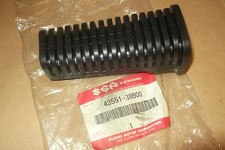 SUZUKI VS700  VS800  VS1400  GENUINE NOS FRONT FOOTREST RUBBER - # 43551-38B00