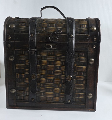 Vintage woven wood treasure - woven,