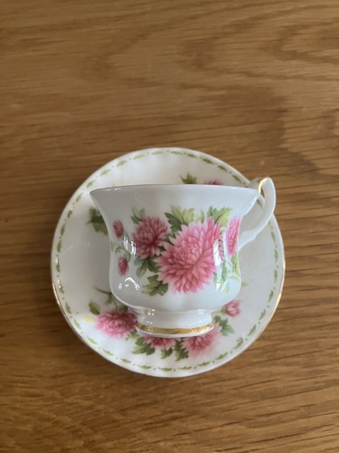 Royal albert november flower - royal,