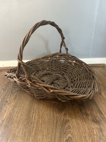 Large vintage wicker gathering - large,