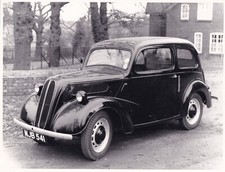 FORD 93A, SIT UP & BEG TYPE SALOON PHOTOGRAPH.