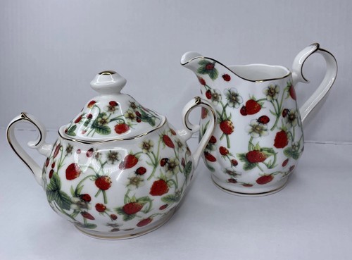 Grace tea set strawberries - set.,