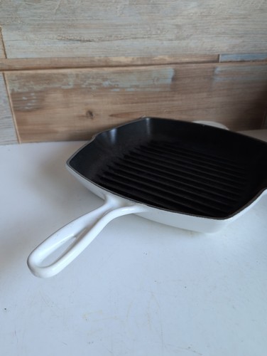 Creuset signature cast iron - cast,