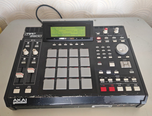 Akai mpc2500 sampler - mpc2500, &