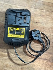 DeWalt DCB105 XR 18v Li-ion Battery Charger