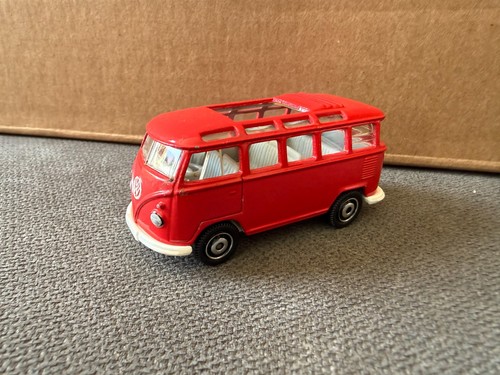 Matchbox transporter red - vw,