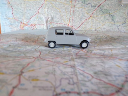 Renault - 4, r3)