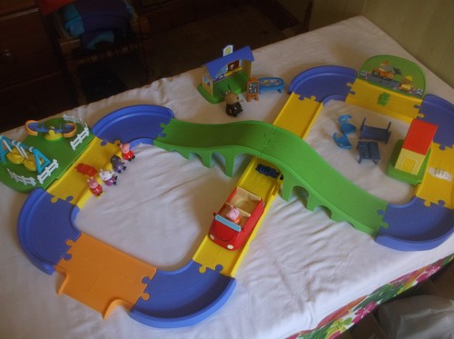 Peppa pig all around - all,
