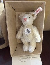 Steiff Miniature Club Membership Bear 2001 White With Pink Nose 7cm