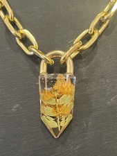 Handmade Autumn Resin Crystal Pendant Necklace, Real Dried Flowers, Gold Chain
