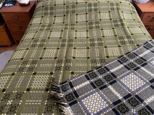 Large heavy reversible vintage - heavy,