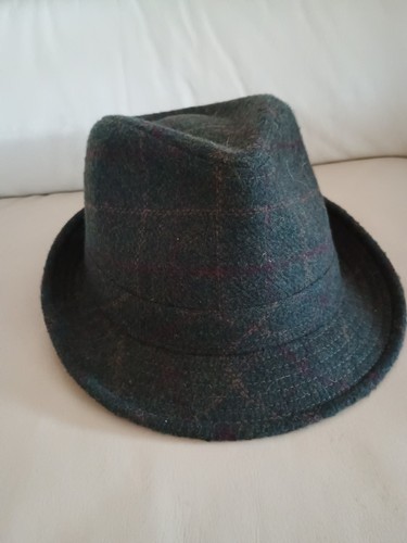 Vintage trilby style hat - style,