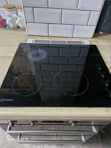 Indesit 58cm zone - 58cm,