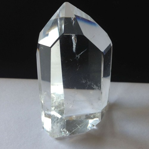 Clear quartz crystal - clear,