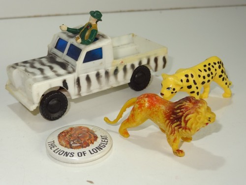 Land rover lions - of, longleat