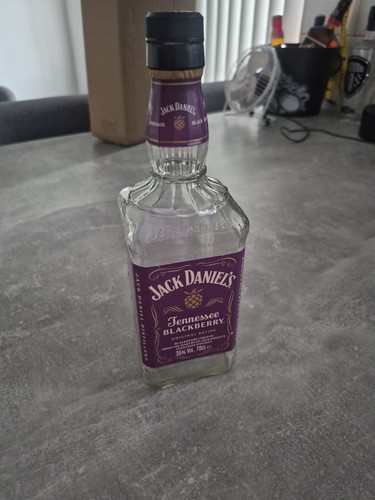 Empty jack daniel tennessee - daniel's,