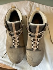 Clarks Women's Trigenic Gortex Walking Shoes Size 7.5 (41-42)