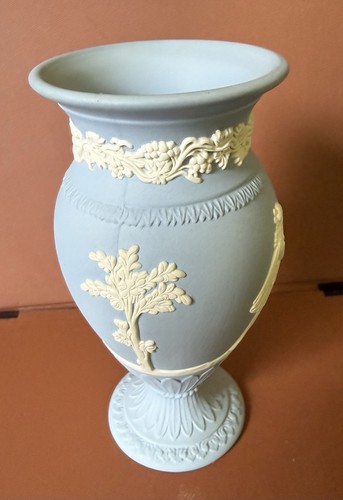 Lord wedgewood signed inch - signed,