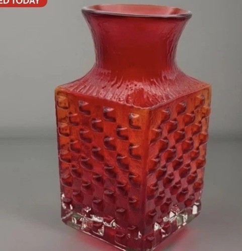 Whitefriars glass chess vase - chess,