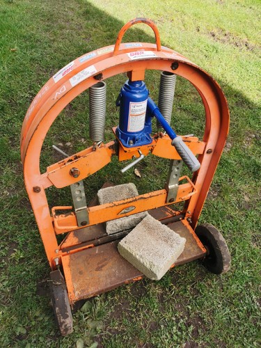 Fairport block paving slab - /,