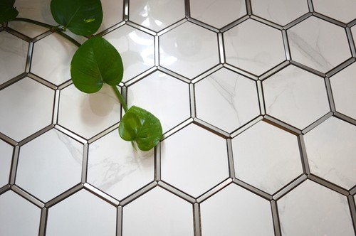 Hexagonal gold white - &,