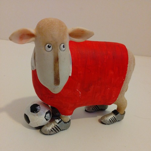 Enesco ewe toni goffe - &,