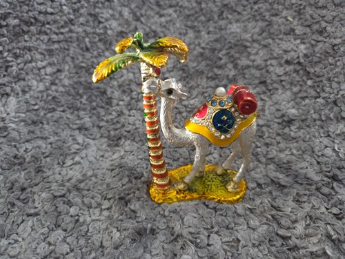 Vintage metal enamel camel - vintage,