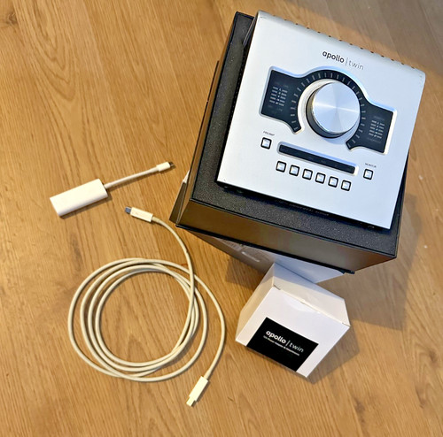 Universal audio apollo - audio, twin
