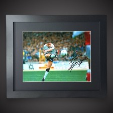 Framed Tottenham Hotspur- Paul Gascoigne Hand Signed Football Photo £49.99 16X20