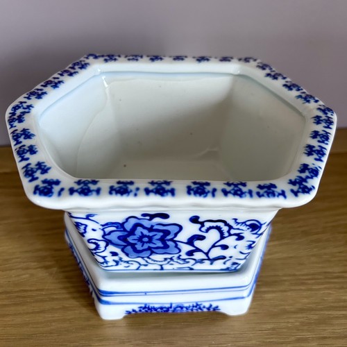 Vtg blue white - &,