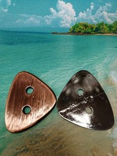 Triangle buttons, 2-hole