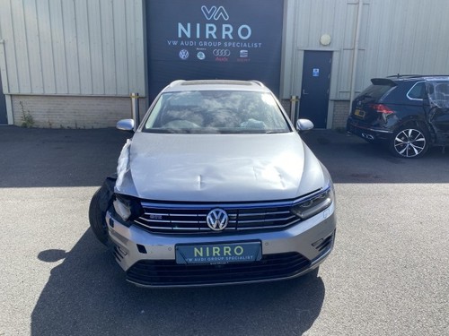Passat hybrid breaking for - vw,