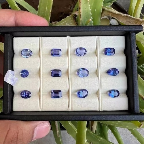 Superb natural sapphire blue - sapphire,