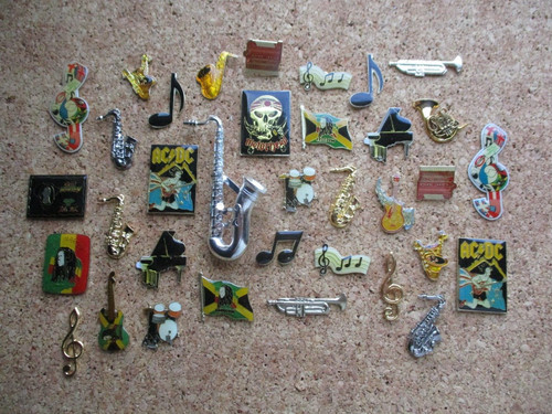 Vintage old pin - old,