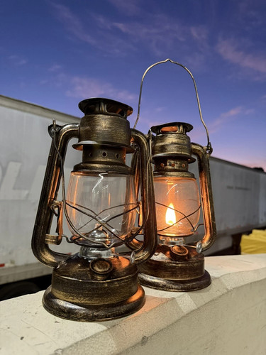 Vintage style hurricane lamp - style,