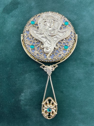 Nouveau mucha style - at,