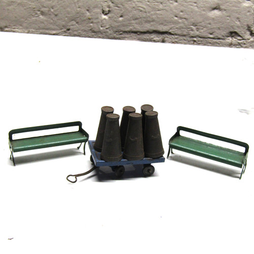 Hornby gauge milk churns - hornby, o