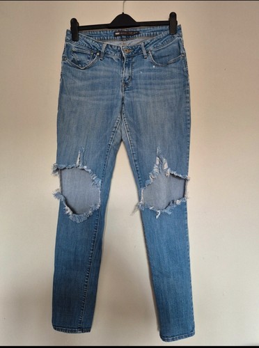 Levi bold curve - bold, mid
