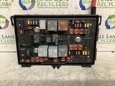 2014 VAUXHALL ASTRA J MK6 1.6 PETROL UNDER BONNET FUSE BOX 13368639 - 41B