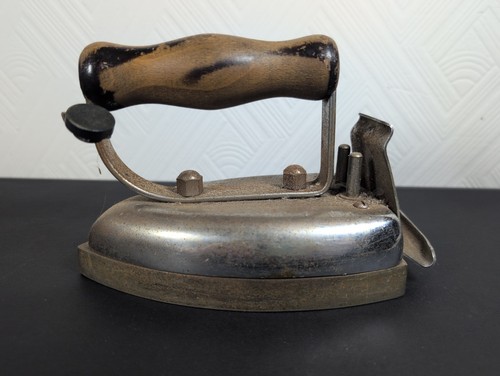 Vintage cast metal - metal, electric