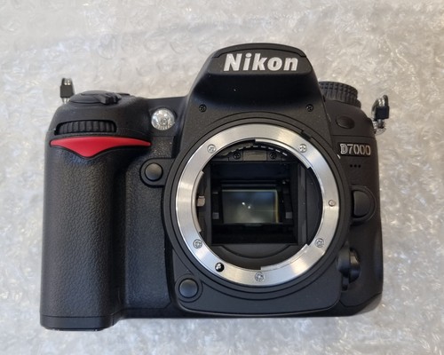 Nikon d7000 2mp digital slr - digital,