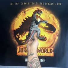 SCHLEICH Therizinosaurus 15003 Dinosaur moving arms & jaw