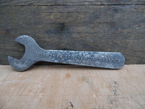 Vintage e9057 garden sprayer - vintage,